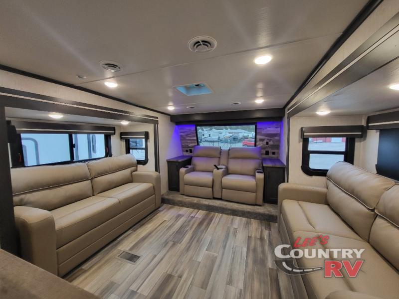 Used 2022 CrossRoads RV Cruiser CR3841FL entertainment